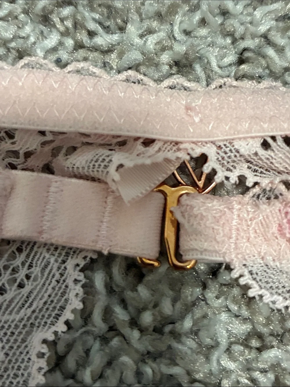 Victoria’s Secret Pink Lace Garter Belt